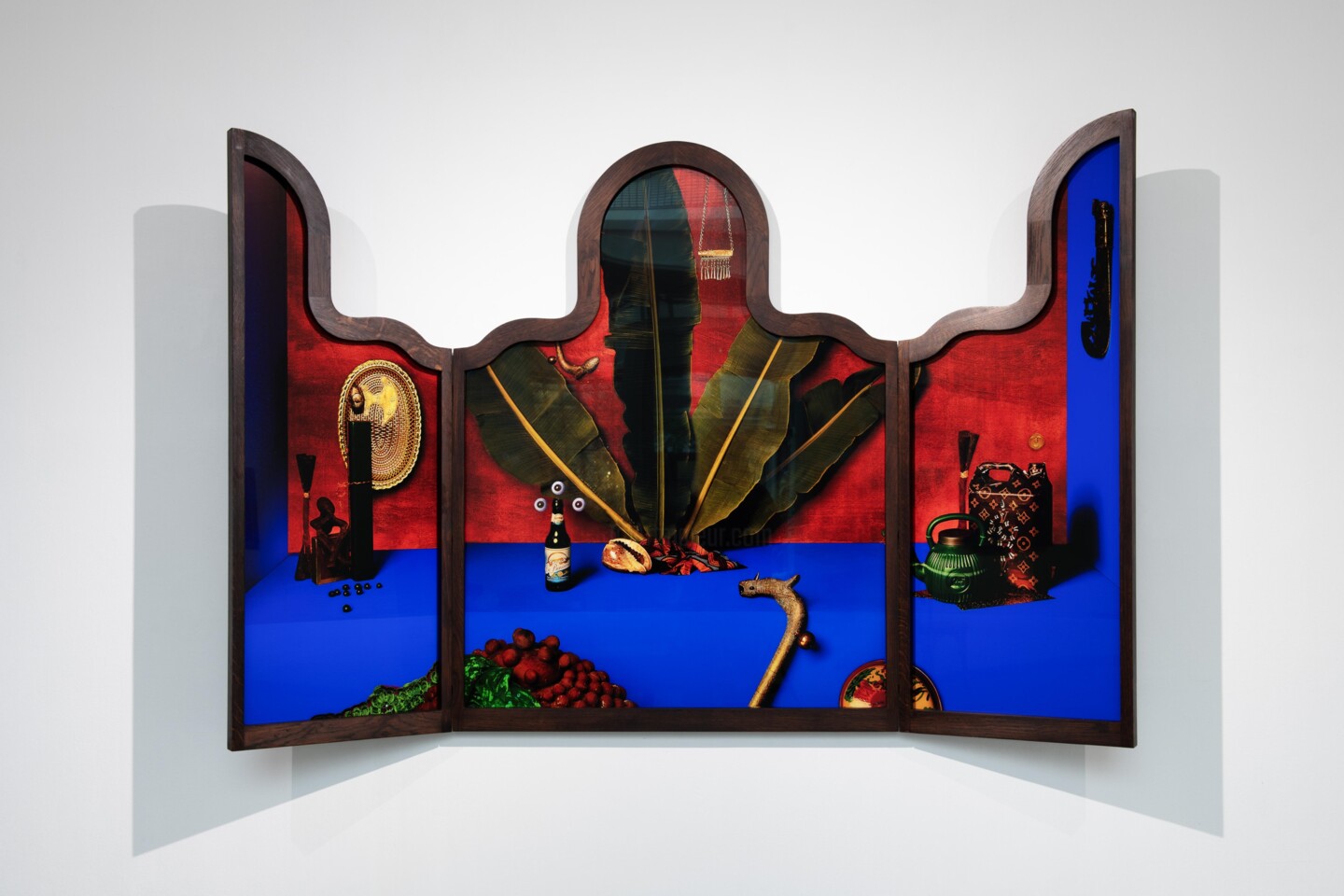 Photography titled "Retable Agoodijé et…" by Maya Inès Touam, Original Artwork, Paper