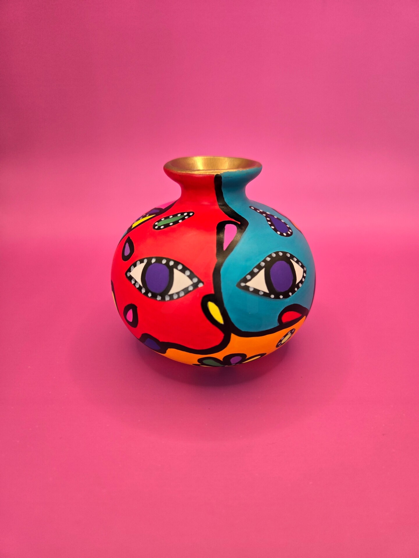 Vaasje "Purple eyes"