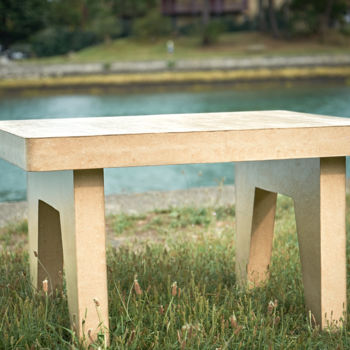 Artisanat intitulée "Table basse en cart…" par Cartsandra B, Œuvre d'art originale, Meuble