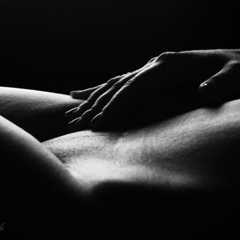 Keksa odam bolalar porno onlayn tomosha qilish Azo adyolni kotaradi