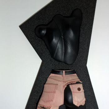 Sculpture intitulée "BLACK & PINK" par Jan Van Braekel, Œuvre d'art originale, Cuir