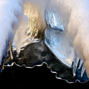 Photography titled "abstraction glacée" by Myriam Wetzstein, Original Artwork, Digital Photography Mounted on Other rigid pa…
