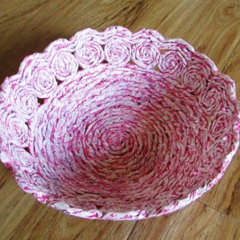 Design intitulée "Recycling Korb aus…" par Eva Fazakas, Œuvre d'art originale, Objets