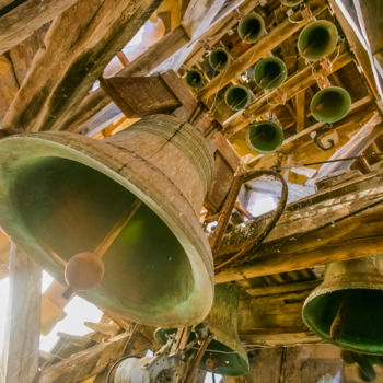 Photographie intitulée "Cloches" par Nicolas Bernié, Œuvre d'art originale