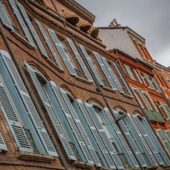 Photographie intitulée "Façade Toulousaine" par Nicolas Bernié, Œuvre d'art originale