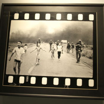 「hommage.(Viet Nam)」というタイトルの写真撮影 Bernard Vergierによって, オリジナルのアートワーク