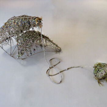 Sculpture titled "L'oiseau rare" by Coco Vewenda, Original Artwork, Metals