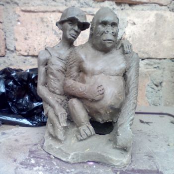 Sculpture intitulée "Gorilles" par Élysée Nguadio, Œuvre d'art originale