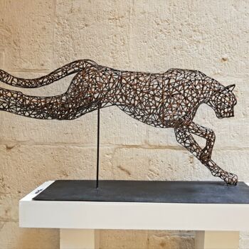 雕塑 标题为“Guépard en chasse” 由Jean-Christophe Cronel (JC Cronel), 原创艺术品, 金属
