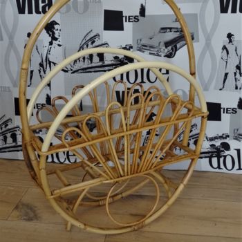Artisanat intitulée "Porte-revue rotin a…" par Lin-Et-Patine, Œuvre d'art originale, Meuble