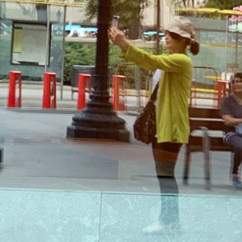 Photographie intitulée "dépassé par son ima…" par Paul Yves Poumay, Œuvre d'art originale