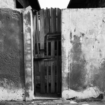 Fotografia intitolato "Garden Gate" da Ulli Heupel, Opera d'arte originale, Fotografia digitale