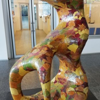 Sculptuur getiteld "AUTUMN" door Ivan Fabani, Origineel Kunstwerk, Hout