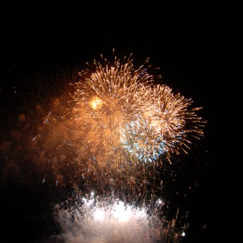 Photographie intitulée "feux d'artifice" par Martine Maury, Œuvre d'art originale, Photographie non manipulée