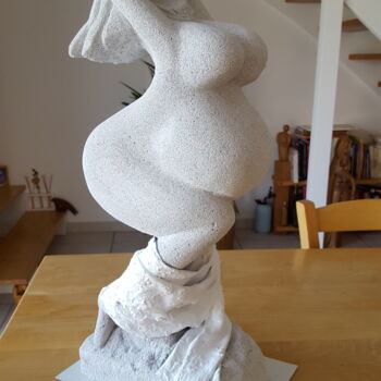 Scultura intitolato "La Baigneuse" da Max Bernard, Opera d'arte originale, Calcestruzzo aerato