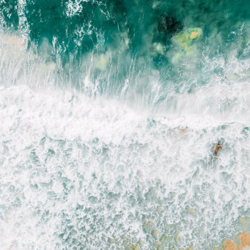 「White Foam Ocean Wa…」というタイトルの写真撮影 Radu Bercanによって, オリジナルのアートワーク, デジタル