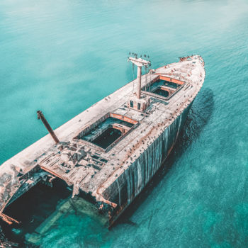 Fotografia zatytułowany „Shipwreck At Sea -…” autorstwa Radu Bercan, Oryginalna praca, Fotografia cyfrowa