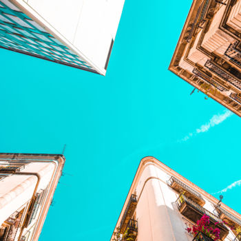 摄影 标题为“Looking Up In Barce…” 由Radu Bercan, 原创艺术品, 数码摄影
