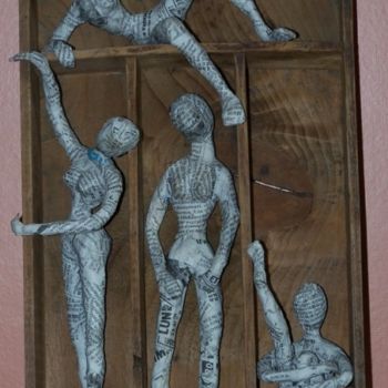 Sculpture intitulée "une place pour chac…" par Anne-Frédérique Ferret, Œuvre d'art originale, Papier
