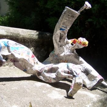 Sculpture intitulée "Grand comme ça !" par Anne-Frédérique Ferret, Œuvre d'art originale, Papier
