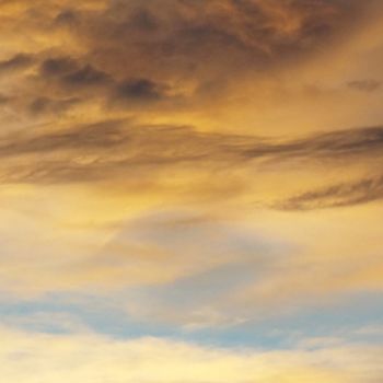 제목이 "CLOUDS: "Sunset Clo…"인 사진 Curtis H. Jones로, 원작, 디지털 나무 들것 프레임에 장착됨