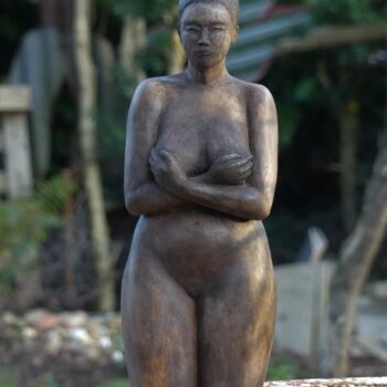 Sculpture titled "Sonia" by Pascal Borgo, Original Artwork, Terra cotta