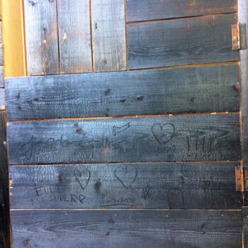 Photographie intitulée "J'adore cette cabane" par Camille R., Œuvre d'art originale, Photographie numérique