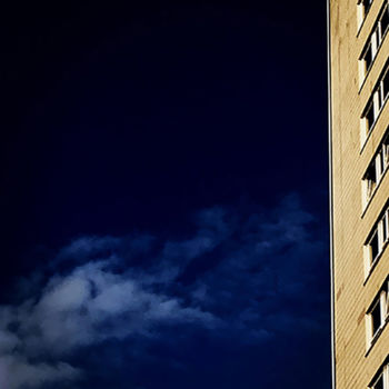 摄影 标题为“Building With Clouds” 由Martin Vallis, 原创艺术品, 数码摄影