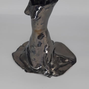 Sculpture intitulée "Tenue de soirée" par Christine & Laurent Dervieux, Œuvre d'art originale, Terre cuite
