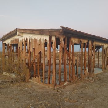 Фотография под названием "Shelter" - Angel Boy, Подлинное произведение искусства, Цифровая фотография