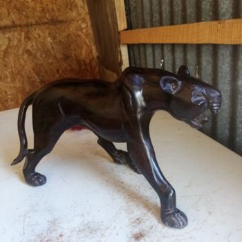 Sculpture intitulée "Ebony cheetah" par Obed Omwange, Œuvre d'art originale, Bois