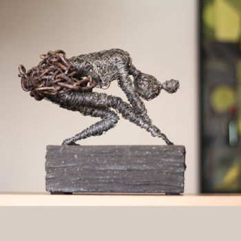 제목이 "Heavy dance (24x26x…"인 조형물 Karen Axikyan로, 원작, 금속