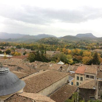 Photographie intitulée "Les toits de Crest" par Camille R., Œuvre d'art originale, Photographie numérique