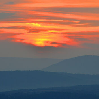 Photographie intitulée "Sunset from Peter's…" par Phillip Windell, Œuvre d'art originale, Photographie numérique