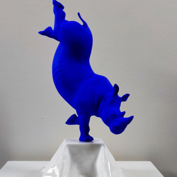 Sculpture titled "Le Rhino danseur Bl…" by Xavier Wttrwulghe, Original Artwork, Resin