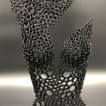 Scultura intitolato "Macha" da Yohan Plu, Opera d'arte originale, Metalli