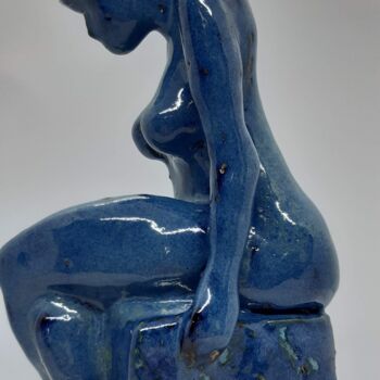Sculpture intitulée "Lilly penchée en av…" par Marie Pascale Martins, Œuvre d'art originale, Terre cuite