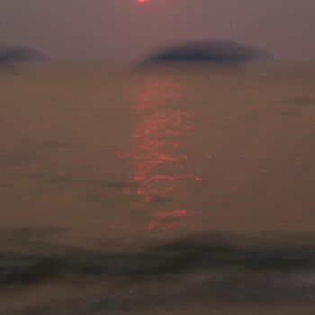 Photographie intitulée "Soleil 0xB82FC0 #1/3" par Éric Petr, Œuvre d'art originale, Photographie non manipulée