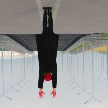 Photographie intitulée "Suprematism.Man. №1" par Lomari, Œuvre d'art originale, Photographie numérique