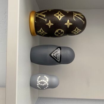 「Matryoshka POWER」というタイトルの彫刻 Vera Zvyaginaによって, オリジナルのアートワーク, アクリル