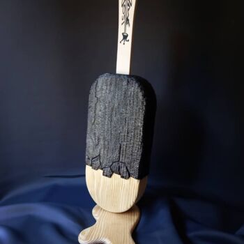 Sculptuur getiteld "Winter BURNT...scul…" door 2mé / Blondeau, Origineel Kunstwerk, Hout