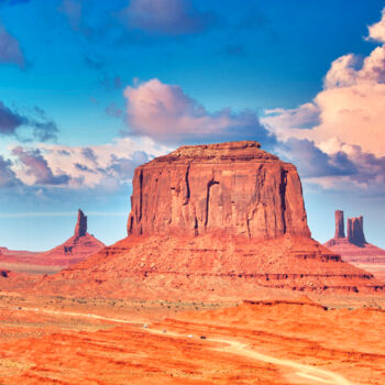 Photographie intitulée "monument valley" par Carlo Ravedoni, Œuvre d'art originale, Photographie numérique