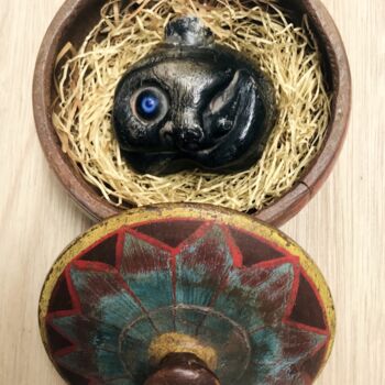Sculpture intitulée "An Illuminated Wink…" par Wilf Tilley, Œuvre d'art originale, Argile