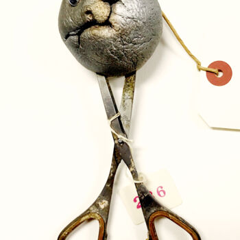 Escultura titulada "A Pair Of Pathologi…" por Wilf Tilley, Obra de arte original, Arcilla
