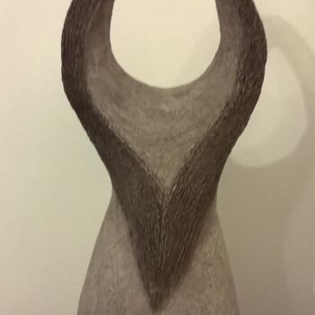 Scultura intitolato "Voir plus loin - Br…" da Grazia Compagnino, Opera d'arte originale, Argilla