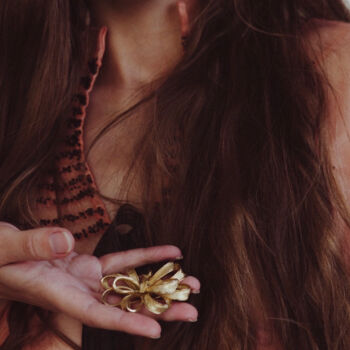 WOMAN AS ART VIA SELECTIVE VINTAGE JEWELRY/5