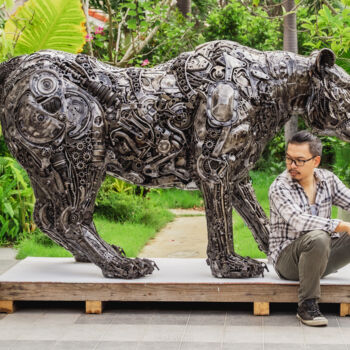Escultura intitulada "Fearless Tiger" por Chatree Choorachatatorn (Mari9art), Obras de arte originais, Metais