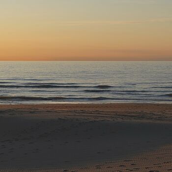 Photography titled "SILENCE IS THE NEW…" by Astr, Original Artwork, Non Manipulated Photography Mounted on Aluminium