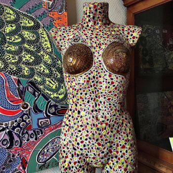 「Laura」というタイトルの彫刻 Nina Rassenによって, オリジナルのアートワーク, プラスチック