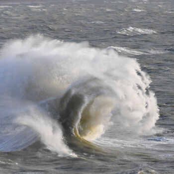 Photography titled "Lonely Wave" by Chryslene Caillaud, Original Artwork, Digital Photography Mounted on Aluminium